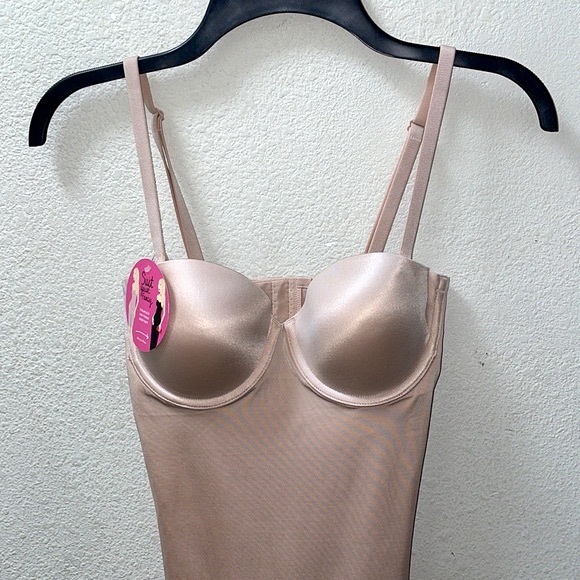 NWT SPANX Suit Your Fancy Strapless Cupped Mid-Thigh Bodysuit Size Small - Picture 7 of 11